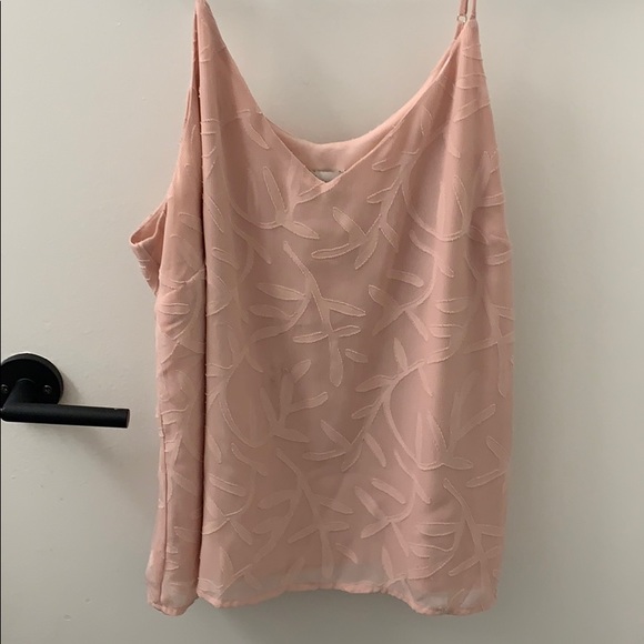 Light weight textured light pink chiffon tank top - Picture 1 of 4